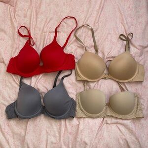 SOLD - Four 32c bras bundle - Aerie & Calvin Klein